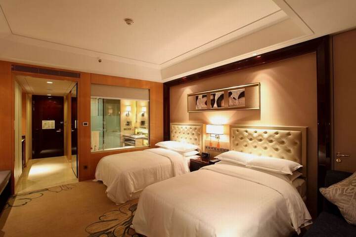 Room 6 of 56