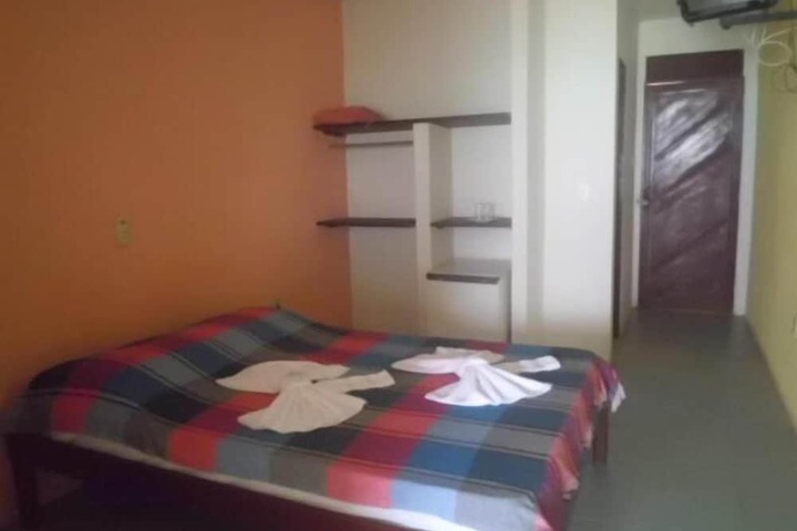 Room 8 of 40