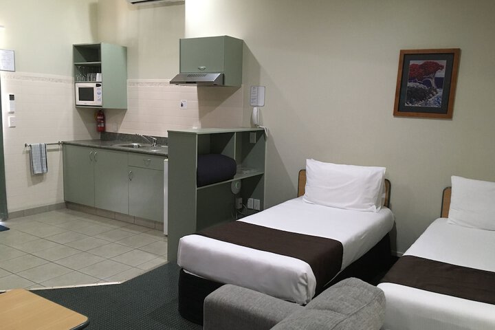 Room 17 of 38