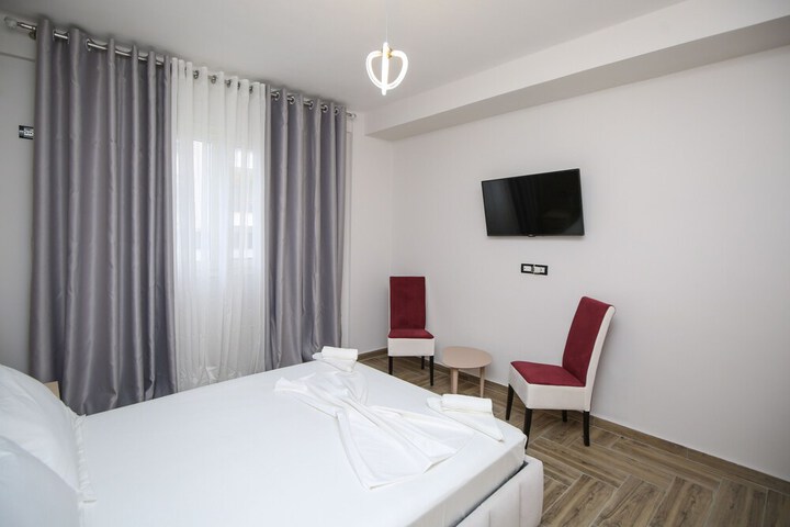 Room 10 of 51
