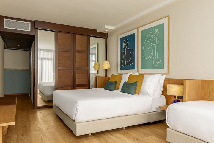 Room 13 of 188