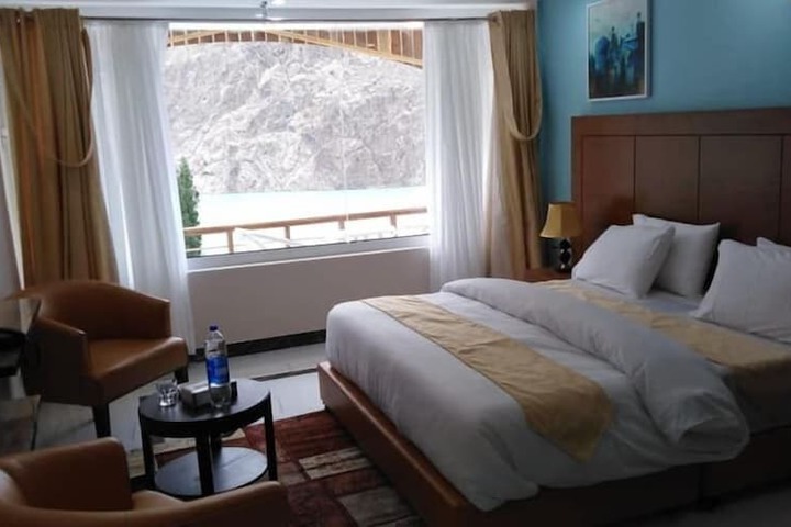 Room 8 of 23