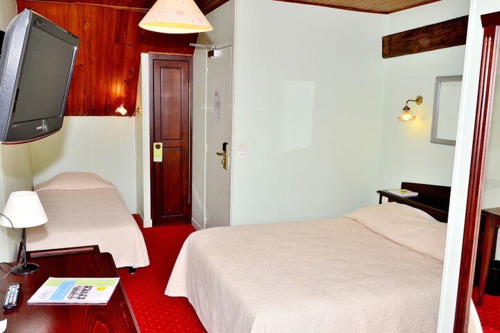 Room 3 of 52