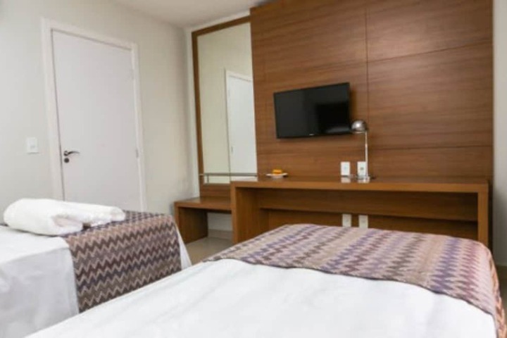 Room 10 of 38
