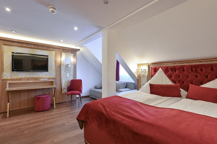 Room 12 of 74