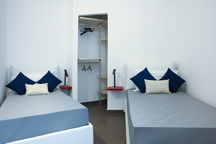Room 9 of 62