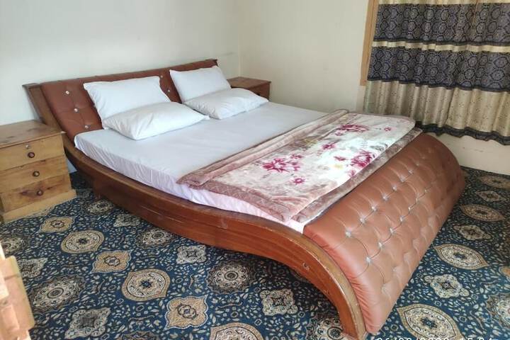 Room 3 of 9