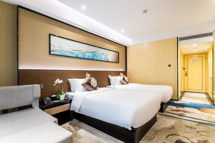 Room 10 of 39