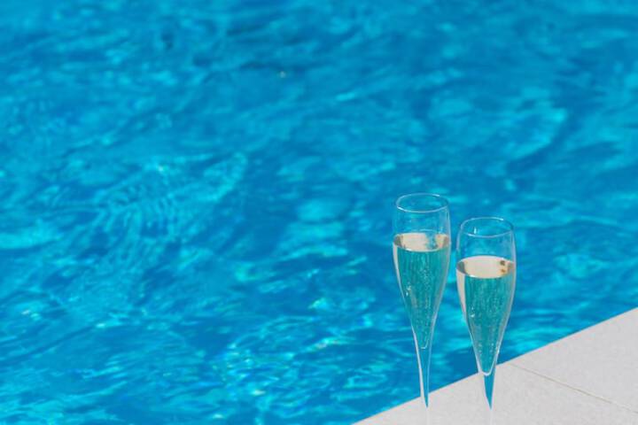 Pool 52 of 106