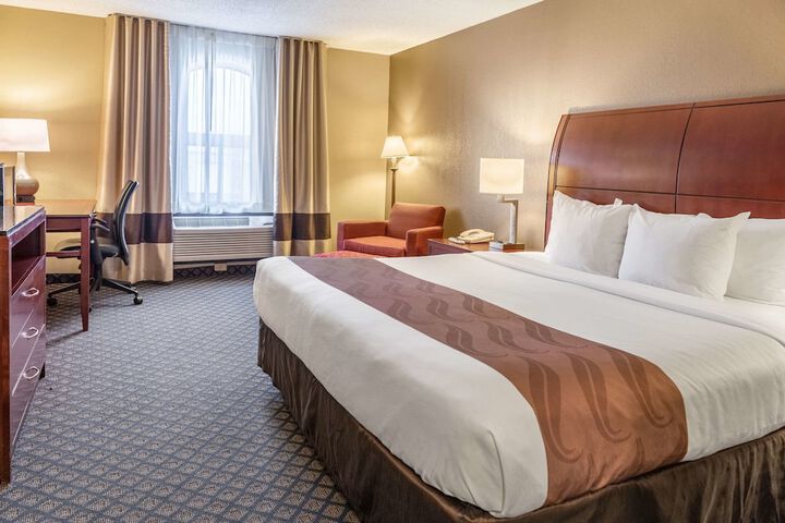 1 King Bed Suite (5 of 16)