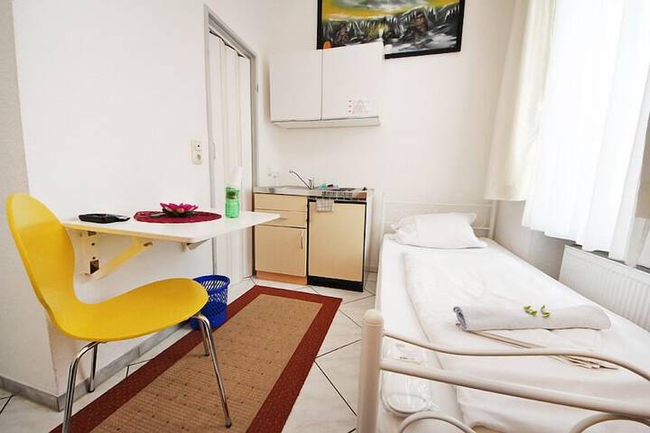 Room 13 of 52