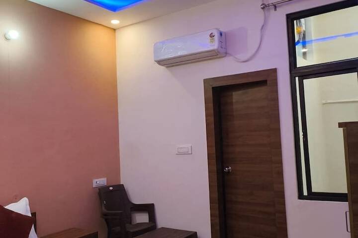 Room 14 of 20