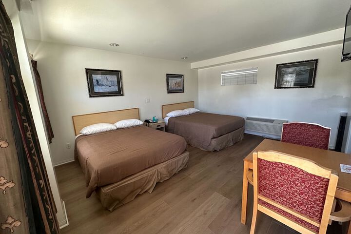 Room 8 of 37