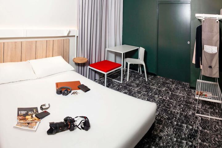 Room 7 of 39