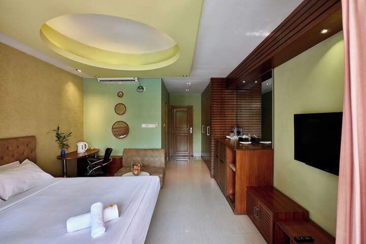 Room 11 of 20