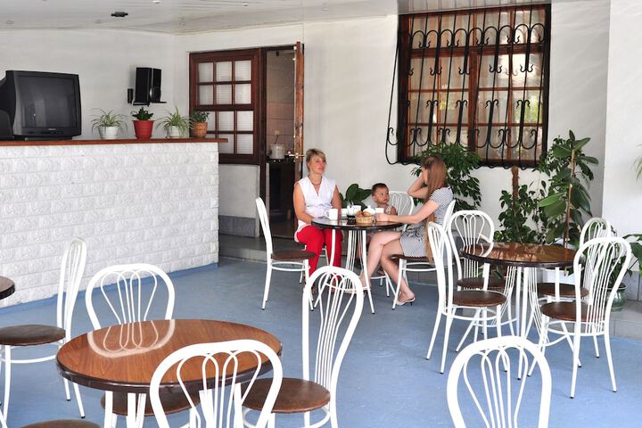 Dining Photos