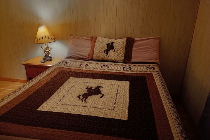 Room 3 of 40