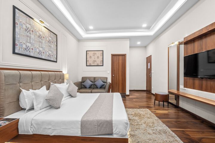 Room 27 of 40