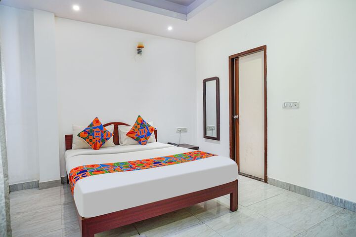 Room 10 of 26
