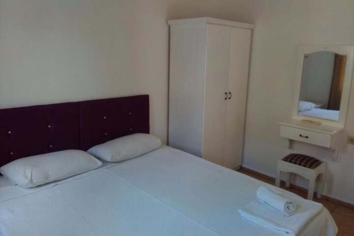 Room 2 of 13