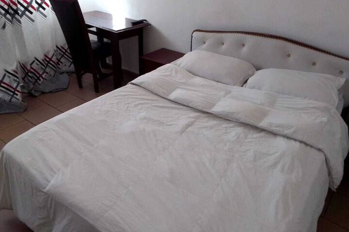 Room 4 of 6