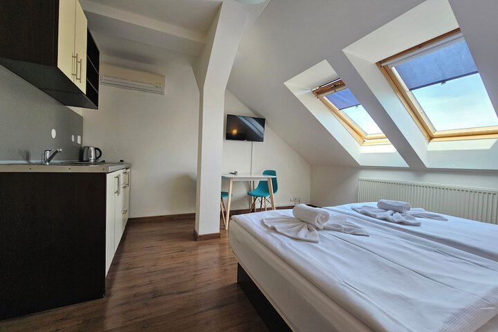 Room 19 of 40