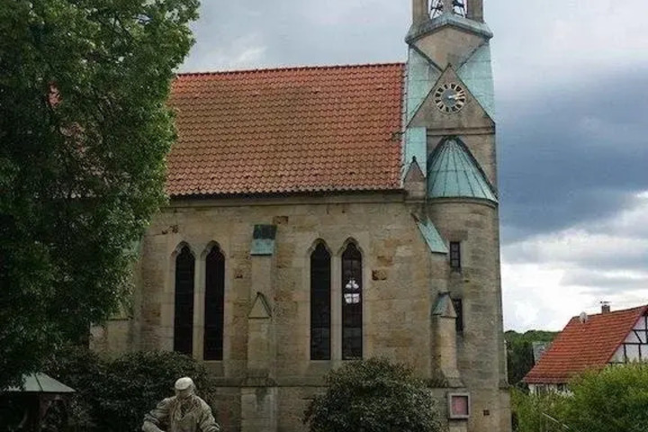 GAST- UND PENSIONHAUS ZUR LINDE
