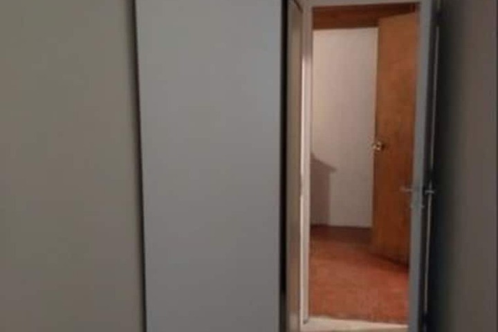 Room 6 of 33