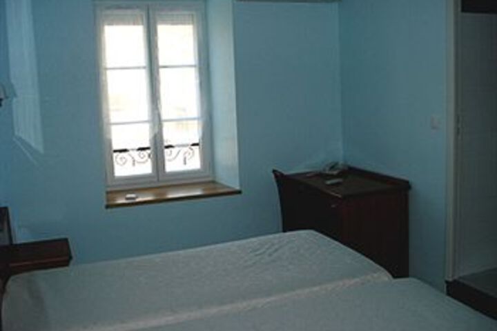 Room 6 of 13