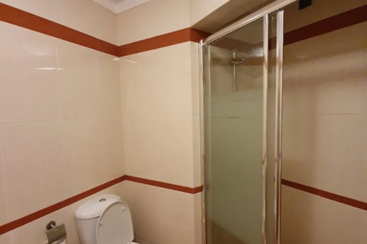 Room 8 of 20