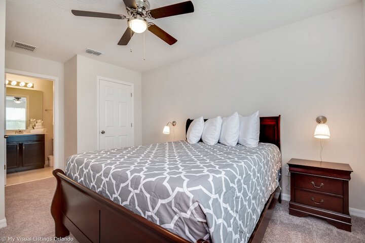 Room 5 of 37