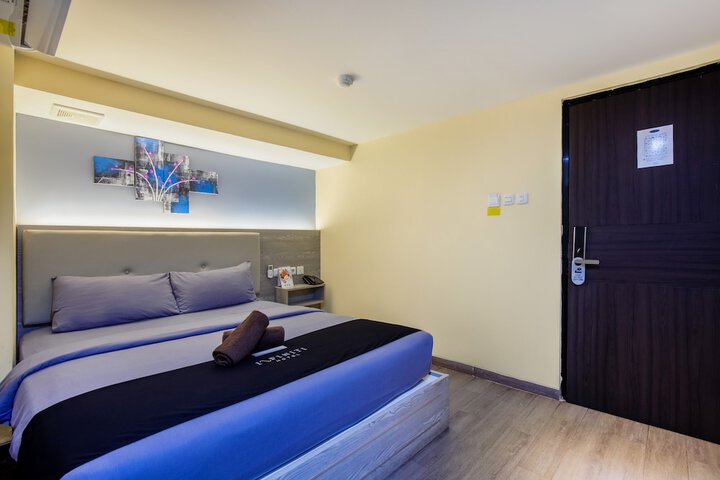 Room 9 of 36