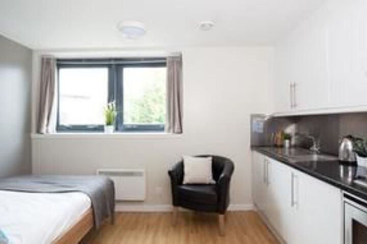 Room 5 of 11