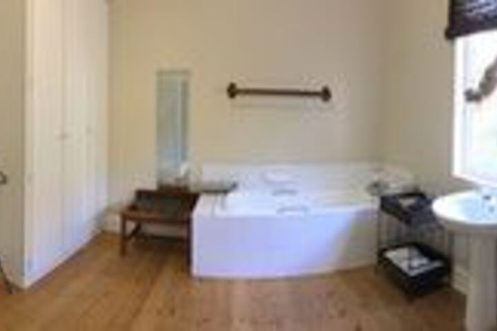 Room 5 of 20