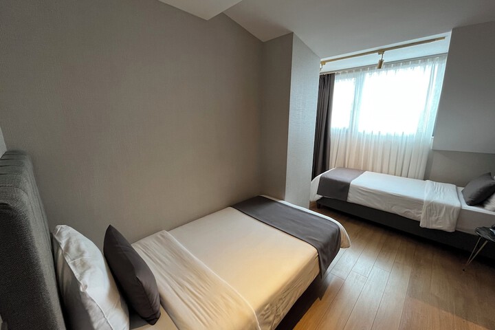 Room 16 of 129