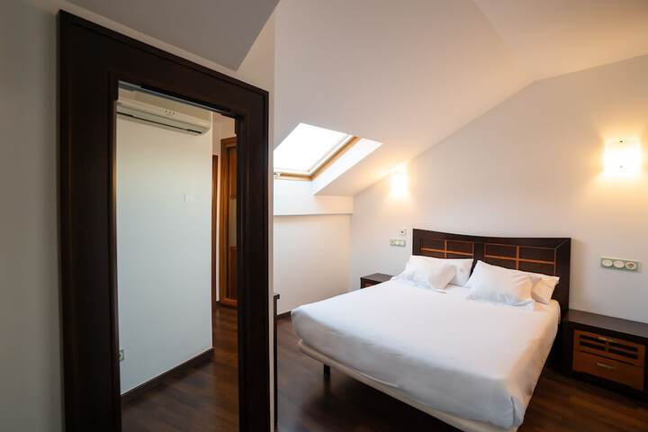 Room 10 of 27