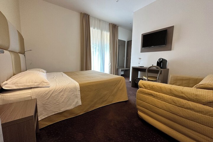 Room 16 of 56