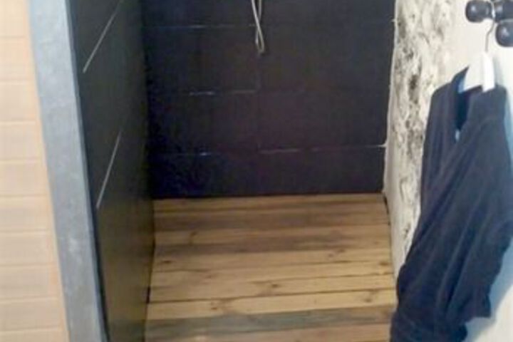 Room 11 of 24