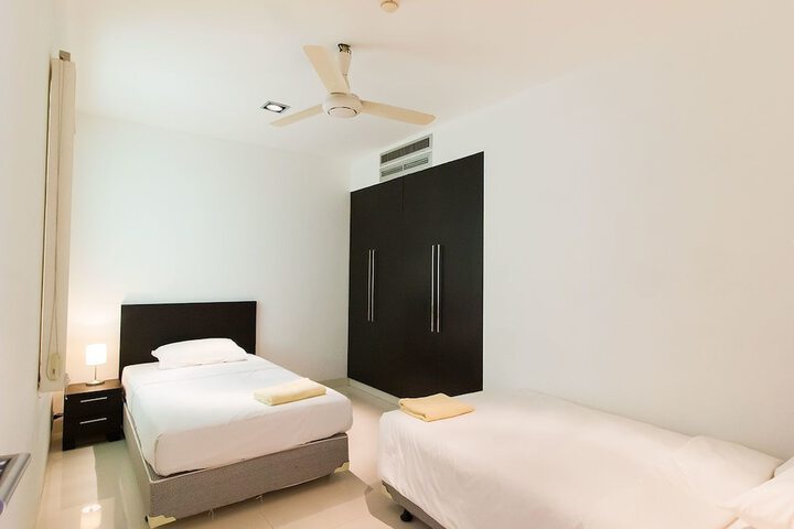 Room 3 of 8