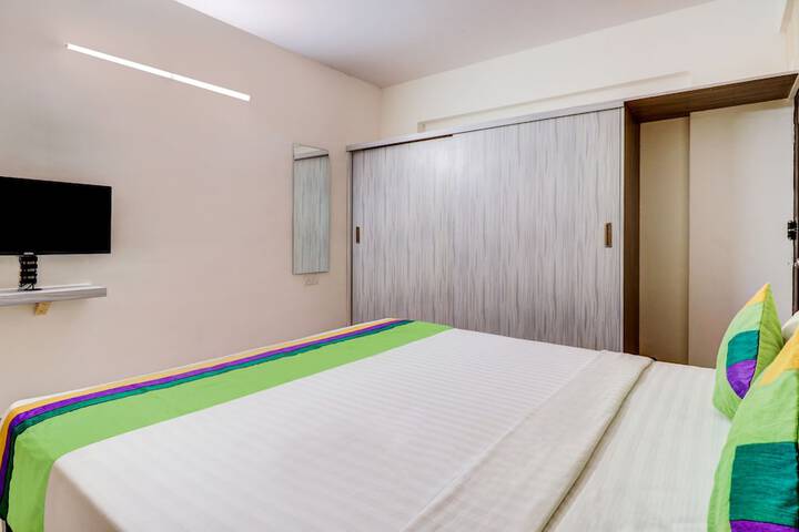 Room 5 of 38