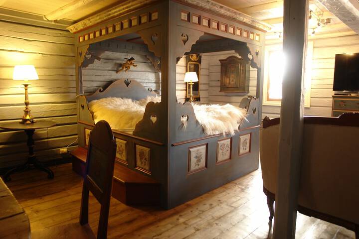 Room 8 of 30