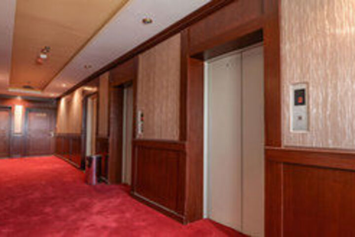 Ballroom/Hall 25 of 38
