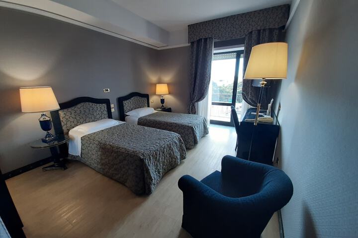 Room 30 of 47