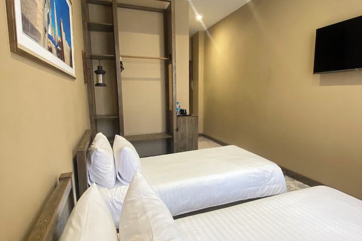 Room 19 of 85