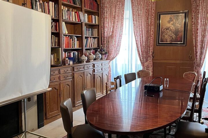 Room 9 of 20