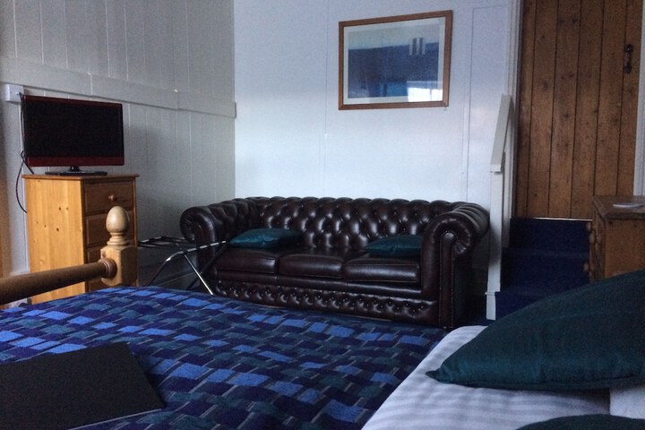 Room 50 of 94