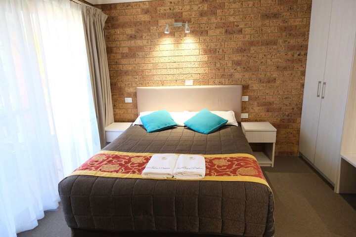 Room 32 of 169