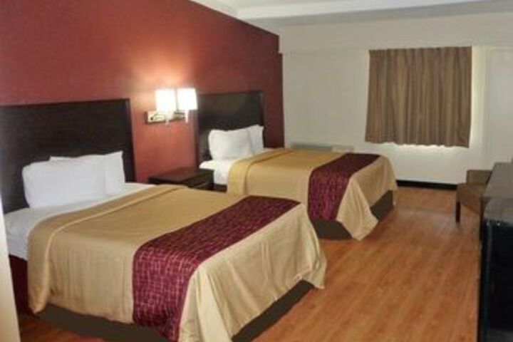 Room 8 of 16