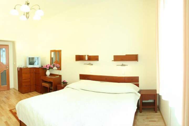 Room 17 of 53