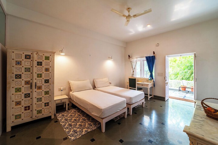 Room 21 of 151